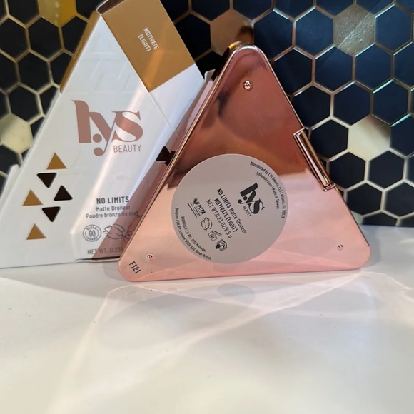 Lys Beauty matte bronzer (light) - Picture 2 of 2